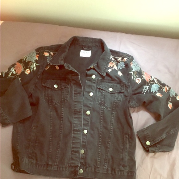 Jacket - Picture 1 of 4